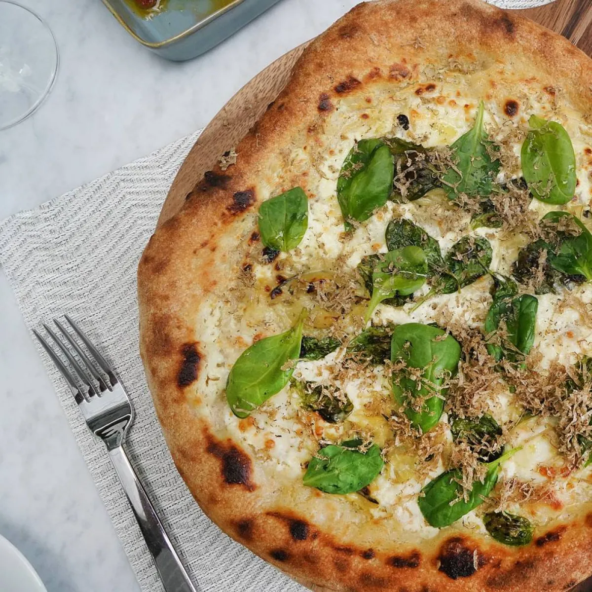 دليل عالم المطاعم في أبوظبي من لونلي بلانيت