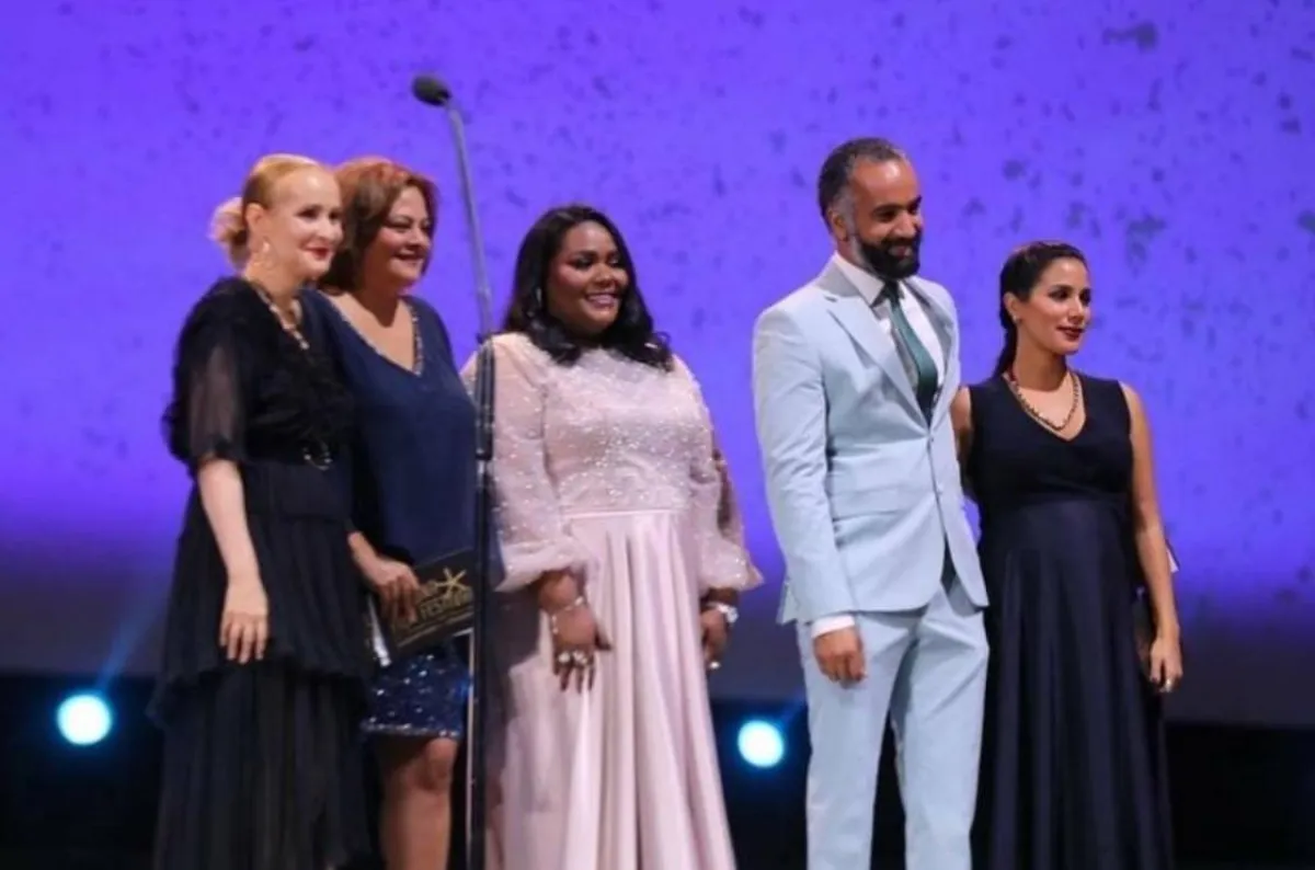 عائشة الرفاعي لحظة تكريمها في مهرجان الجونة - الصورة من حساب مهرجان الجونة على الفيس بوك