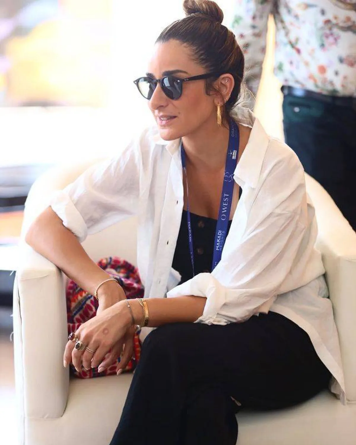 أمينة خليل في إطلالة سابقة بنفس الأساور- الصورة من حستبها على انستغرام