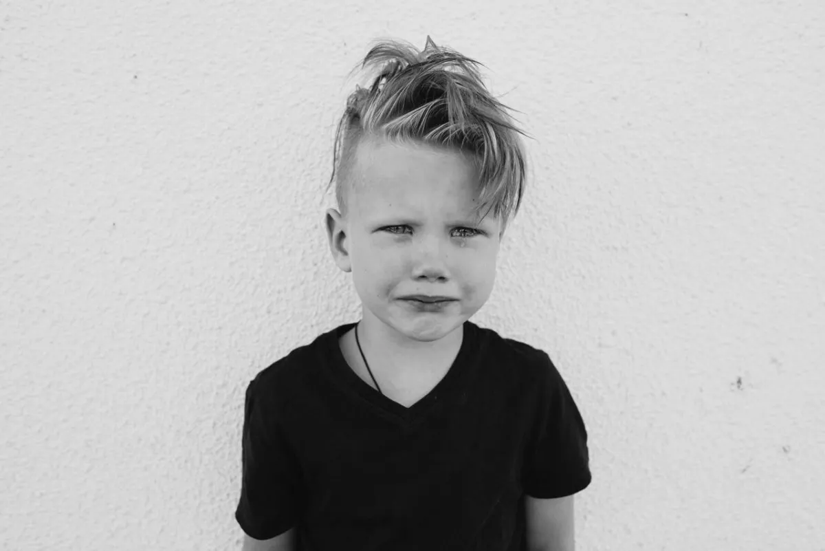 صورة لطفل عاطفي