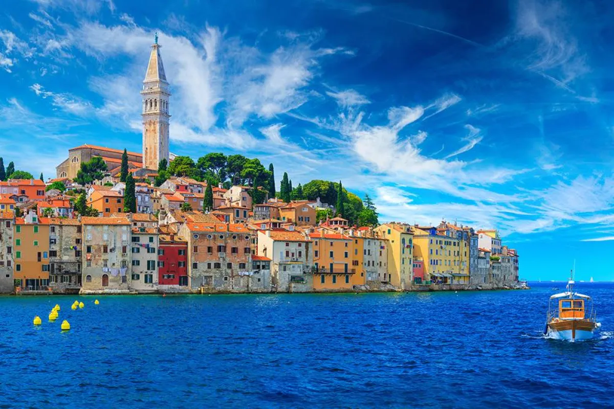 روفينج وجهة رومانسية على البحر الأبيض المتوسط