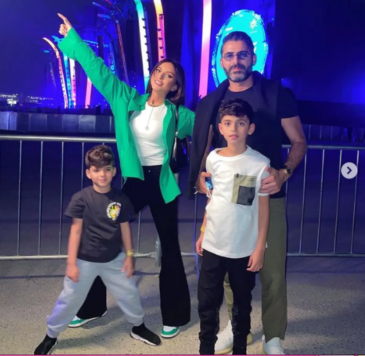 ناتالي فنج وعائلتها. المصدر إنستغرام nathaliefanj