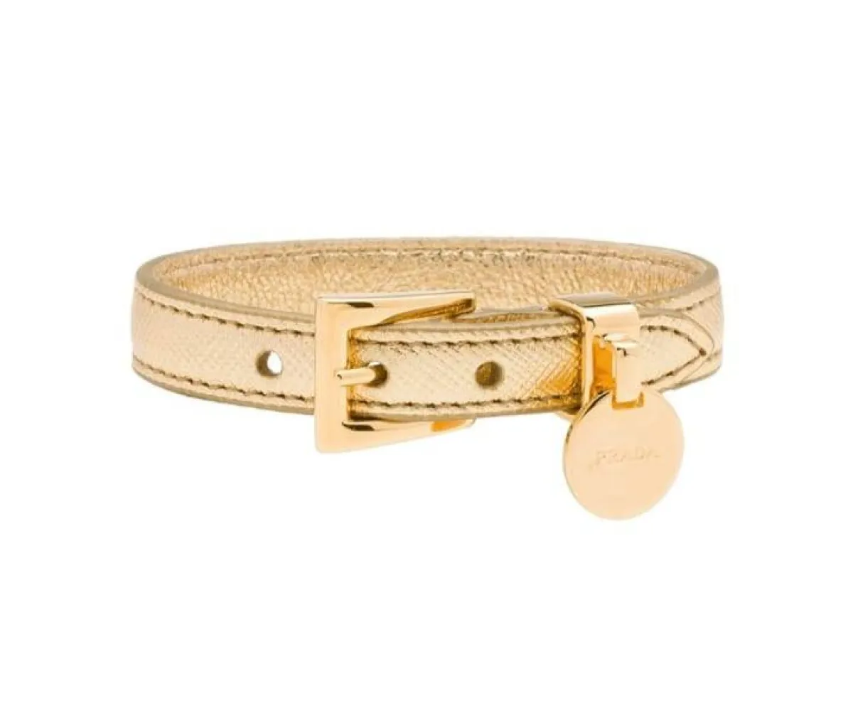 سوار جلد باللون الذهبي