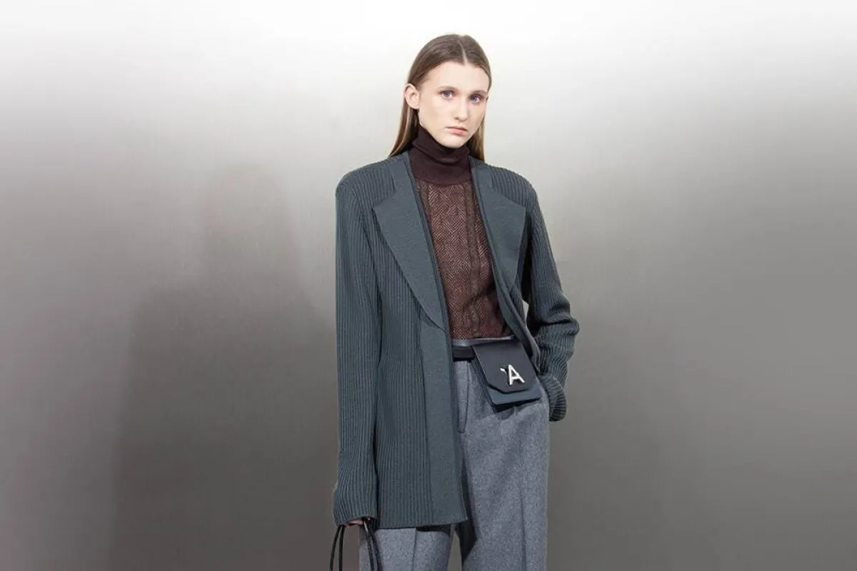 بليزر أوفر سايز بليسيه من ماركة أنتيبريما Anteprima