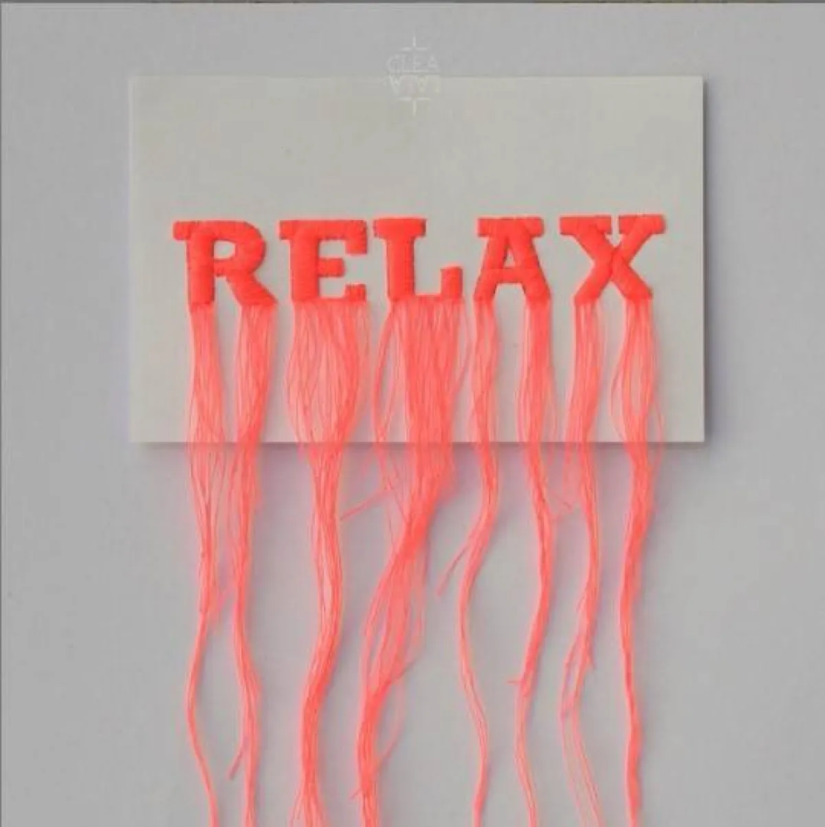 فن التطريز بالحروف على الورق بالخيط