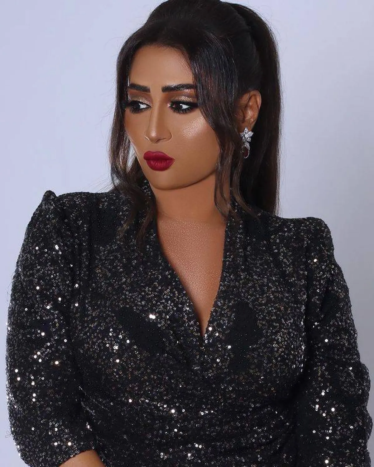 شيماء سبت بأقراط فاخرة