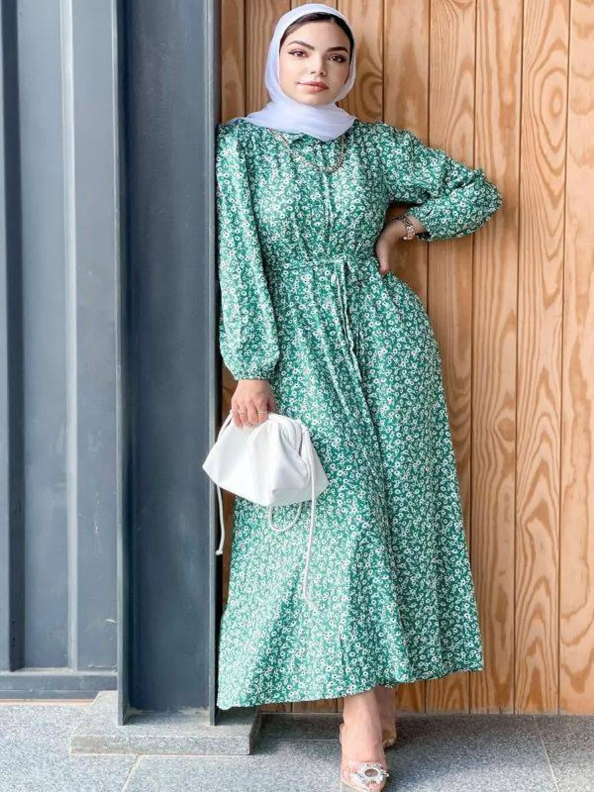 فستان بورود صغيرة