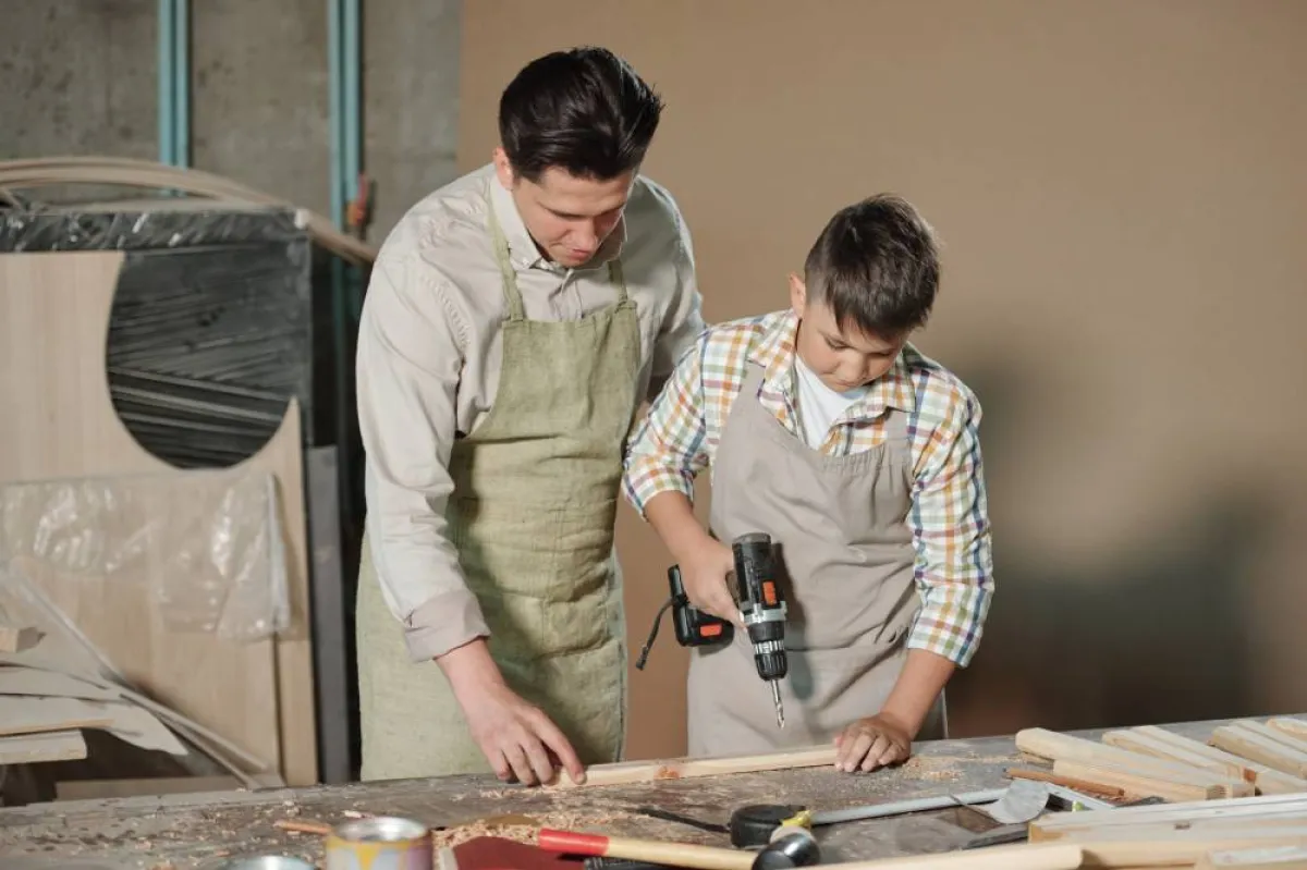 إعداد الأجزاء الطاولة الخشبية