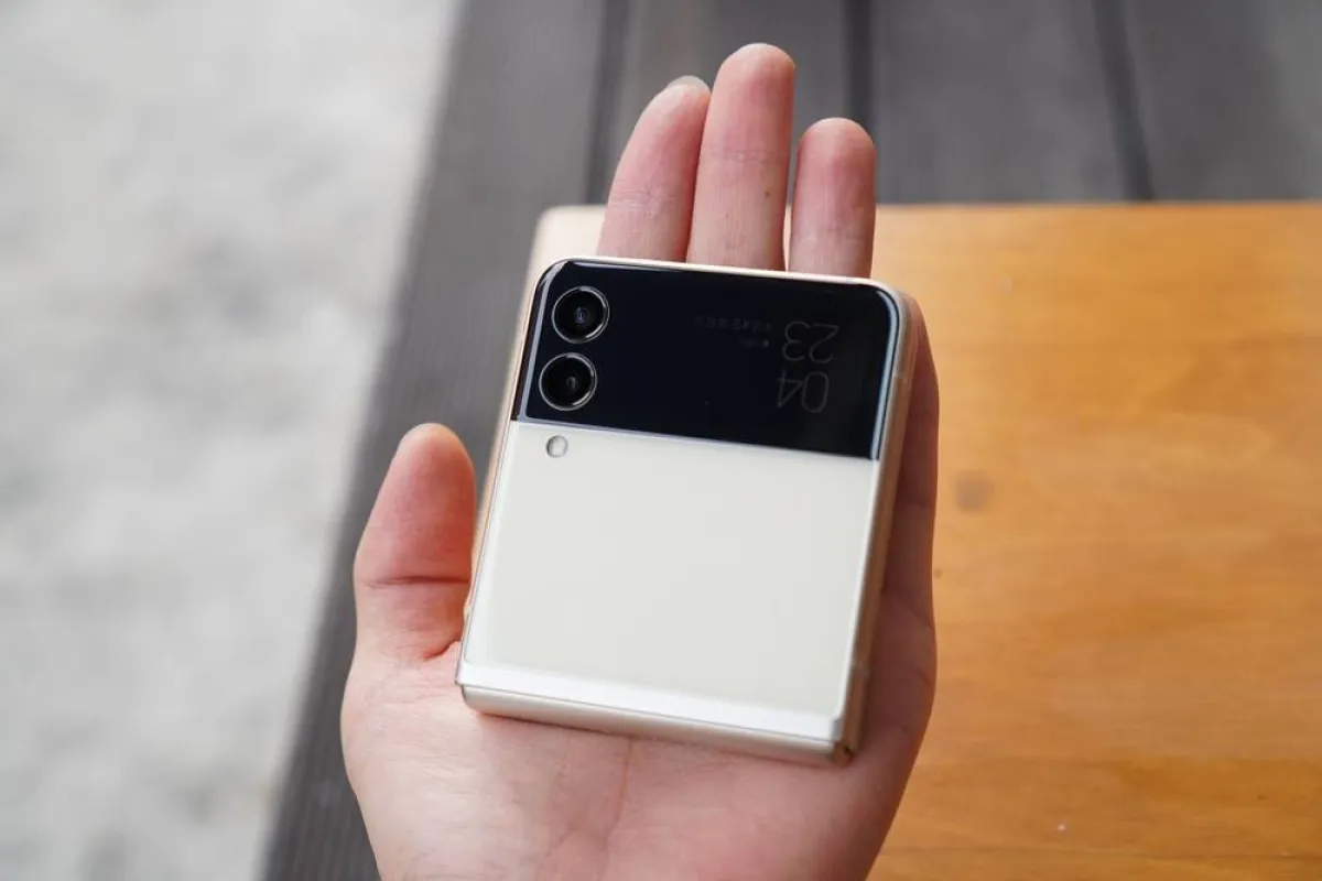 مميزات الهواتف القابلة للطي 