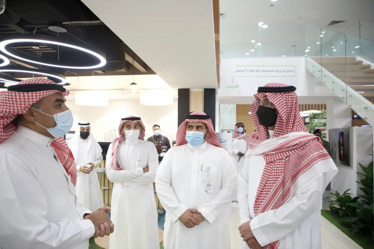 الأمير سعود بن عبدالله بن جلوي  أثناء جولته