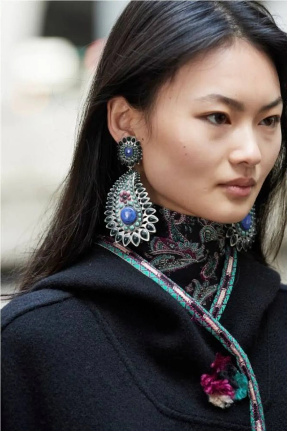 أقراط عصرية