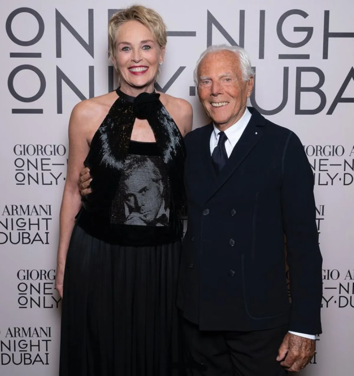 جورجيو أرماني وشارون ستون- الصورة من حساب النجمة على انستغرام