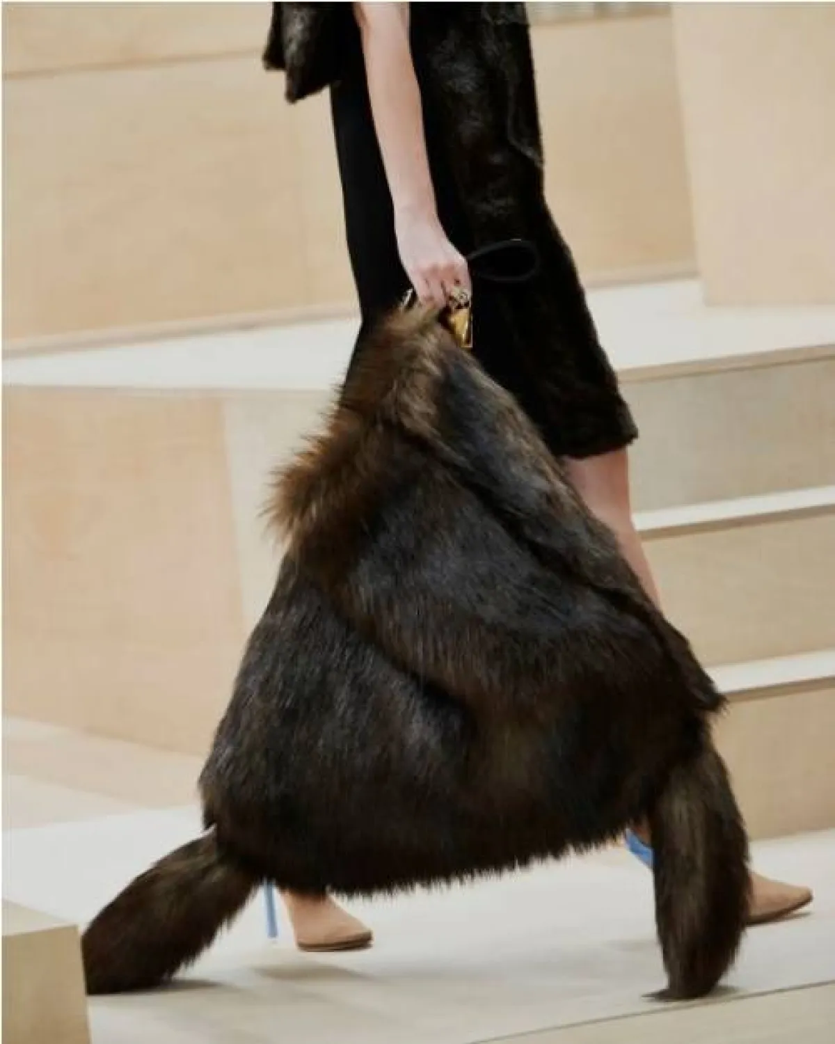 حقيبة فرو من بربيري Burberry