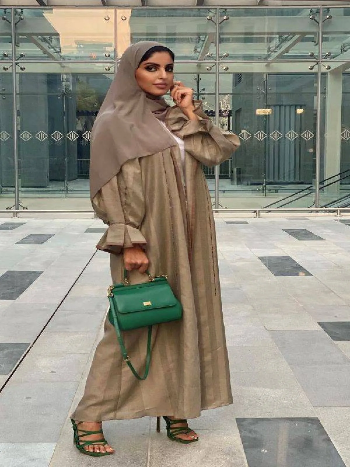 عباية باكمام الجرس