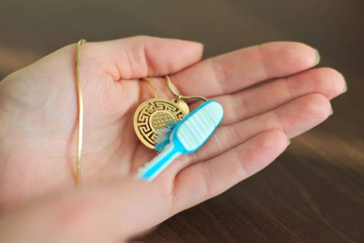 أسرار محلات الذهب في تلميع الحلي والمجوهرات