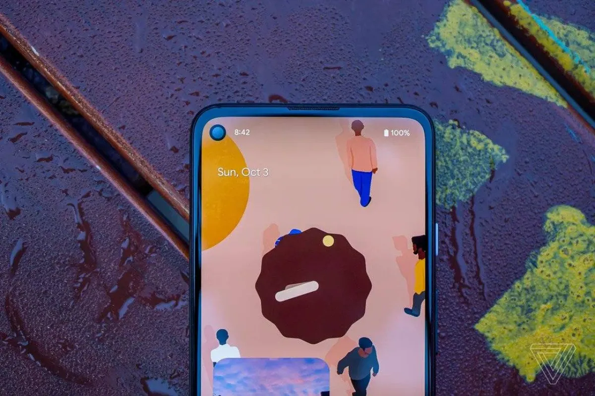 صورة هاتف جديد يعمل بنظام أندرويد 12