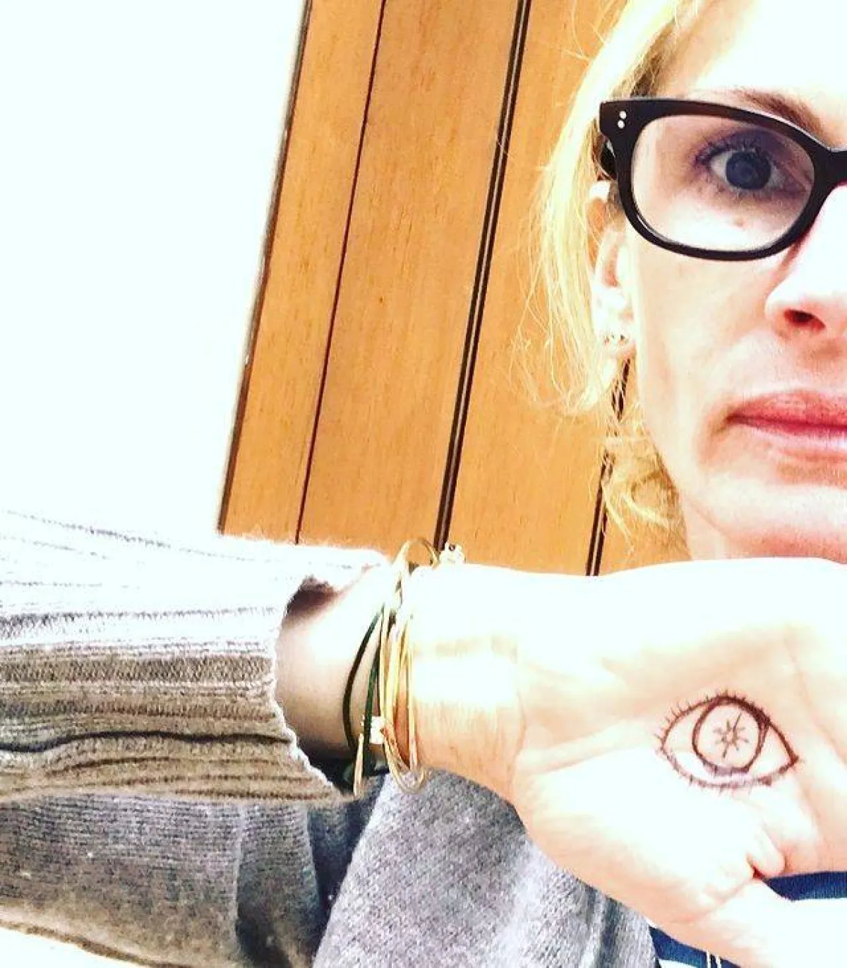 أساور بموضة التكديس