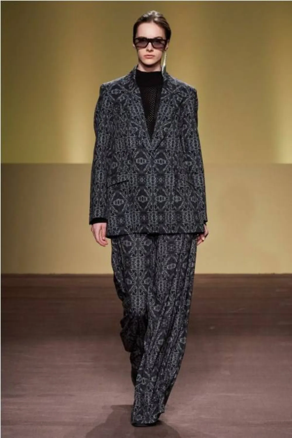 بدلة رسمية من بودابست كولاكشن Budapest Collection