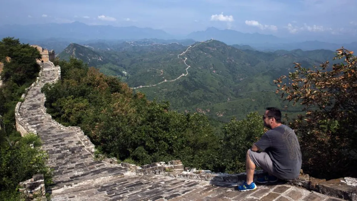 يحلو الاستمتاع بالمناظر الطبيعية على سور الصين العظيم