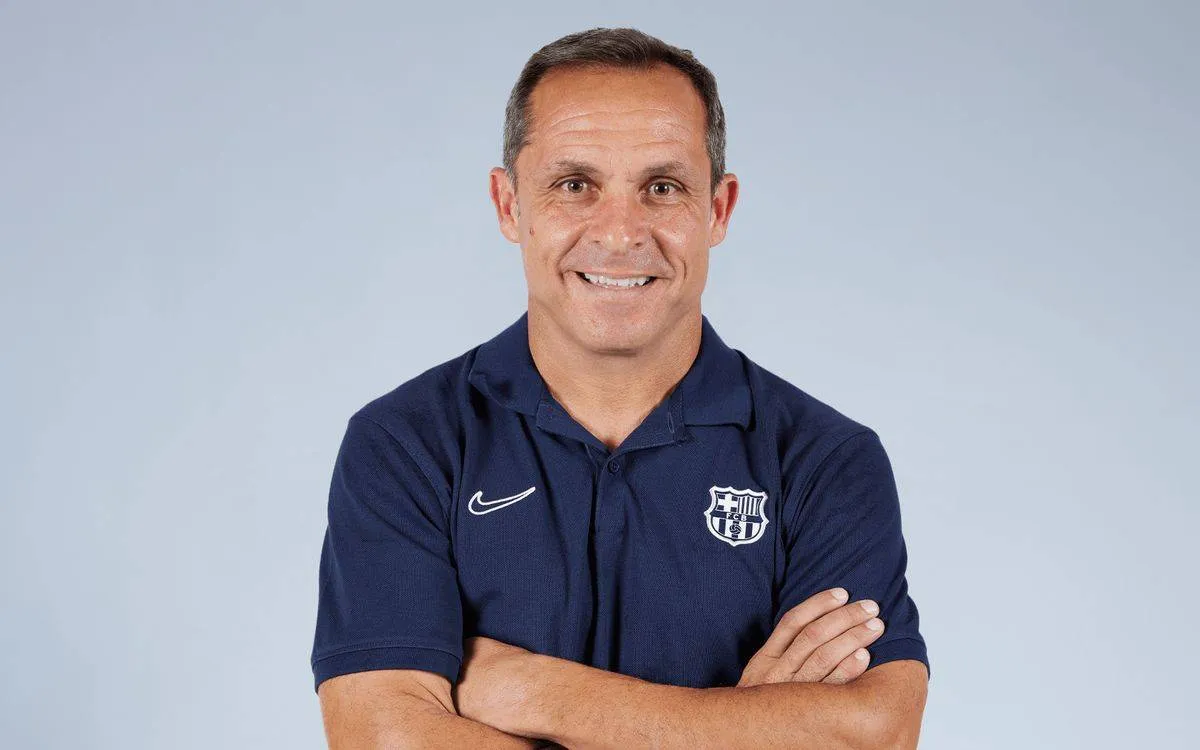 المدرب Sergi Barjuán - الصورة من موقع نادي برشلونة