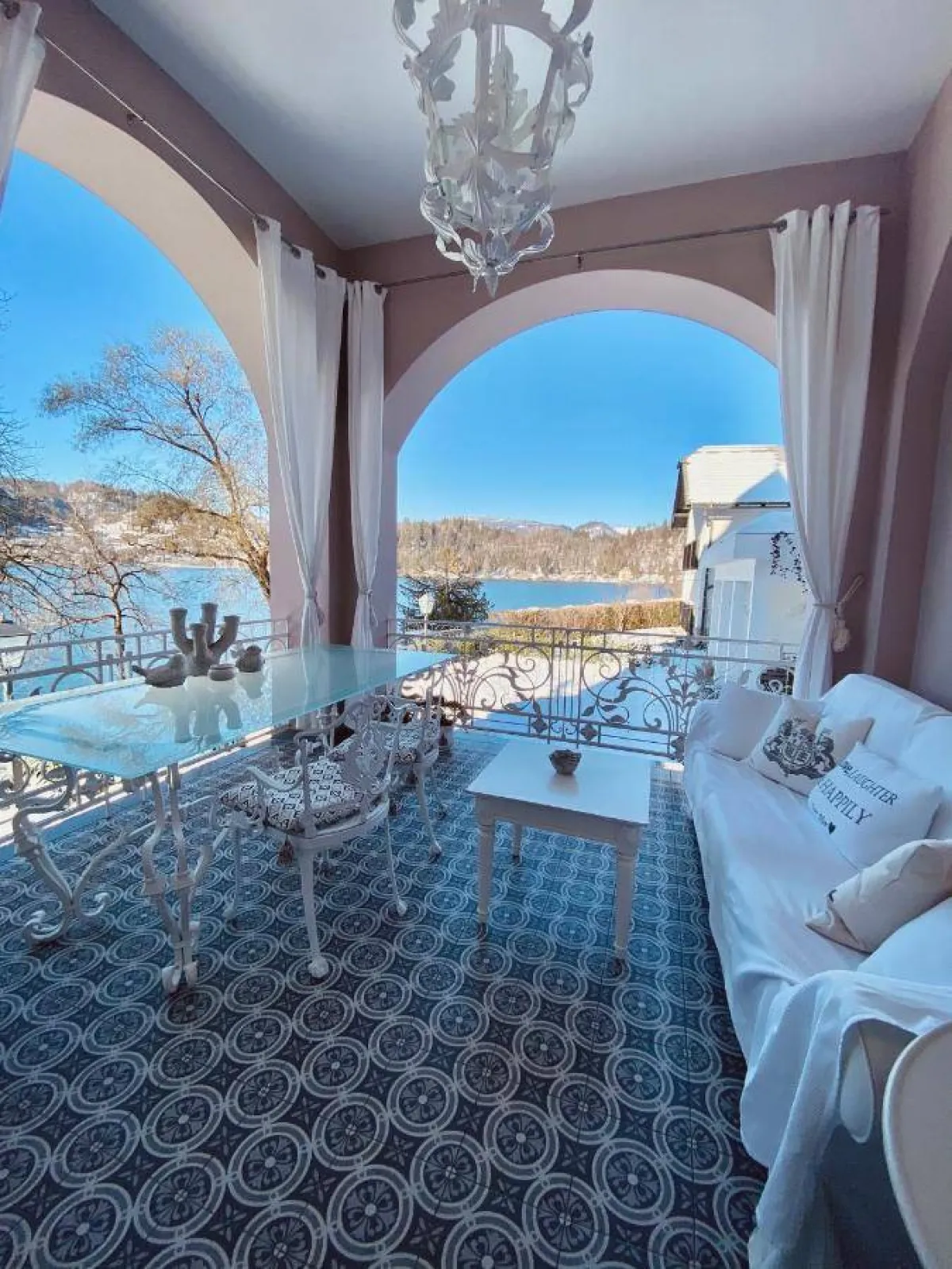 فندق أدورا بليد