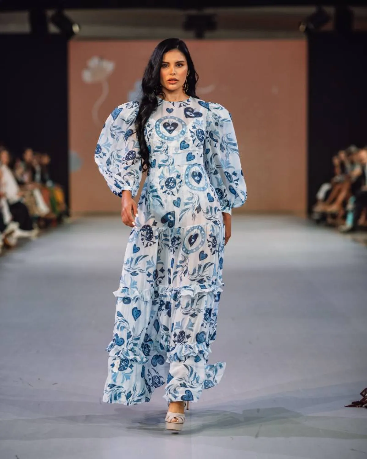 فستان مطبع من غلوري أنغ Glory Ang