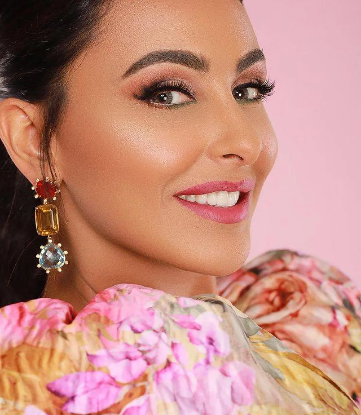 أقراط ملونة من علامة مجوهرات ديما Dima