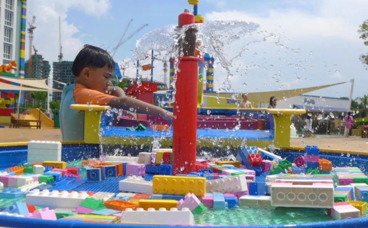 صورة ليقو وتر لاند