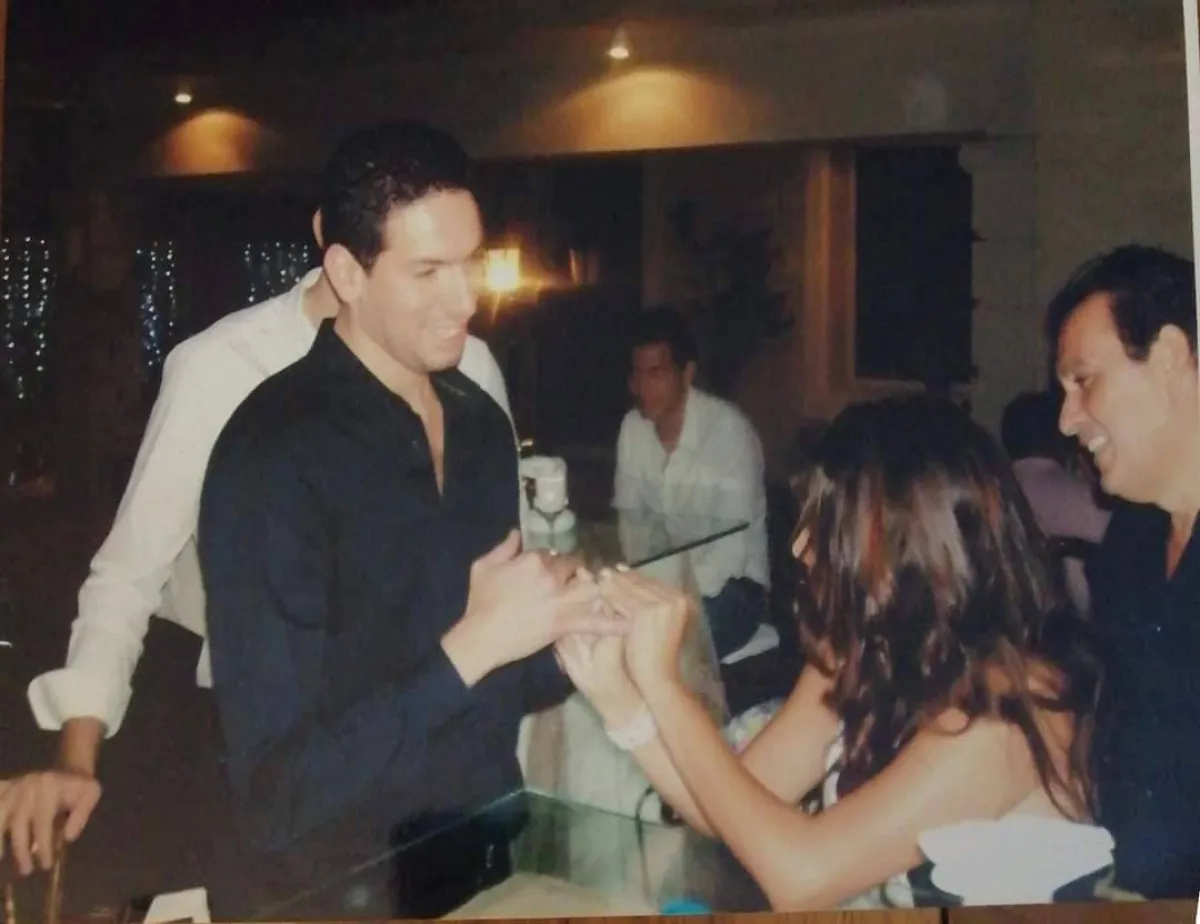 ياسمين صبري وزوجها الأول في حفل خطوبتهما -  الصورة من حساب أشرف صبري على فيسبوك