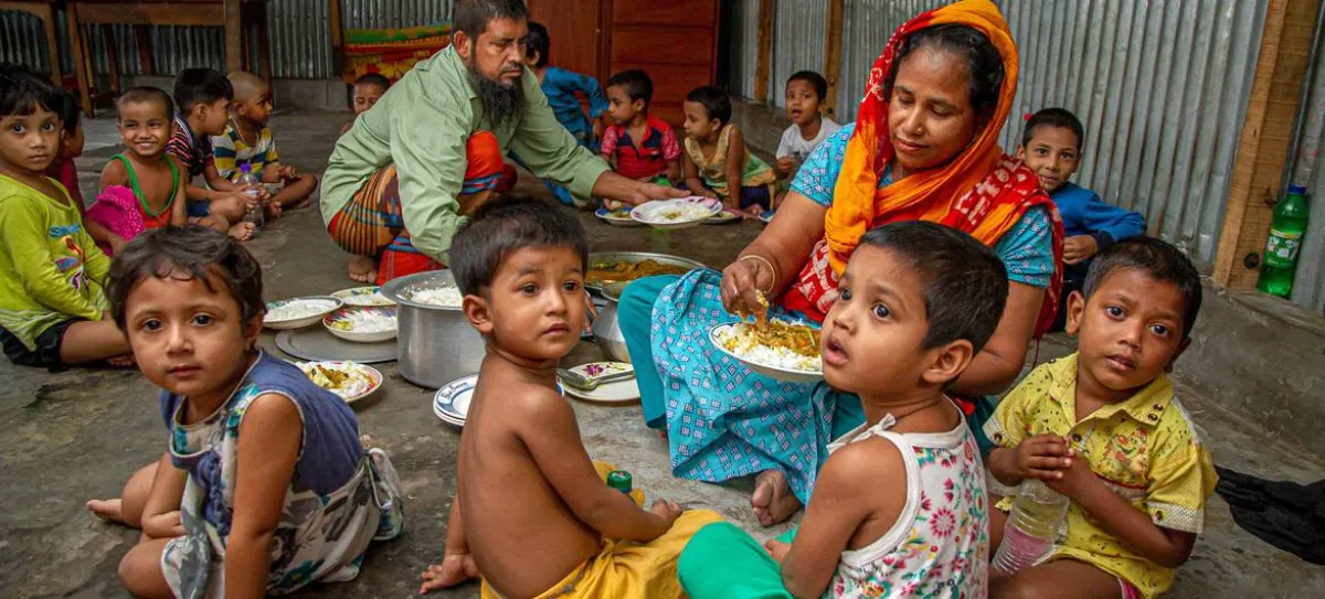 صورة أسرة فقيرة في بنغلاديش