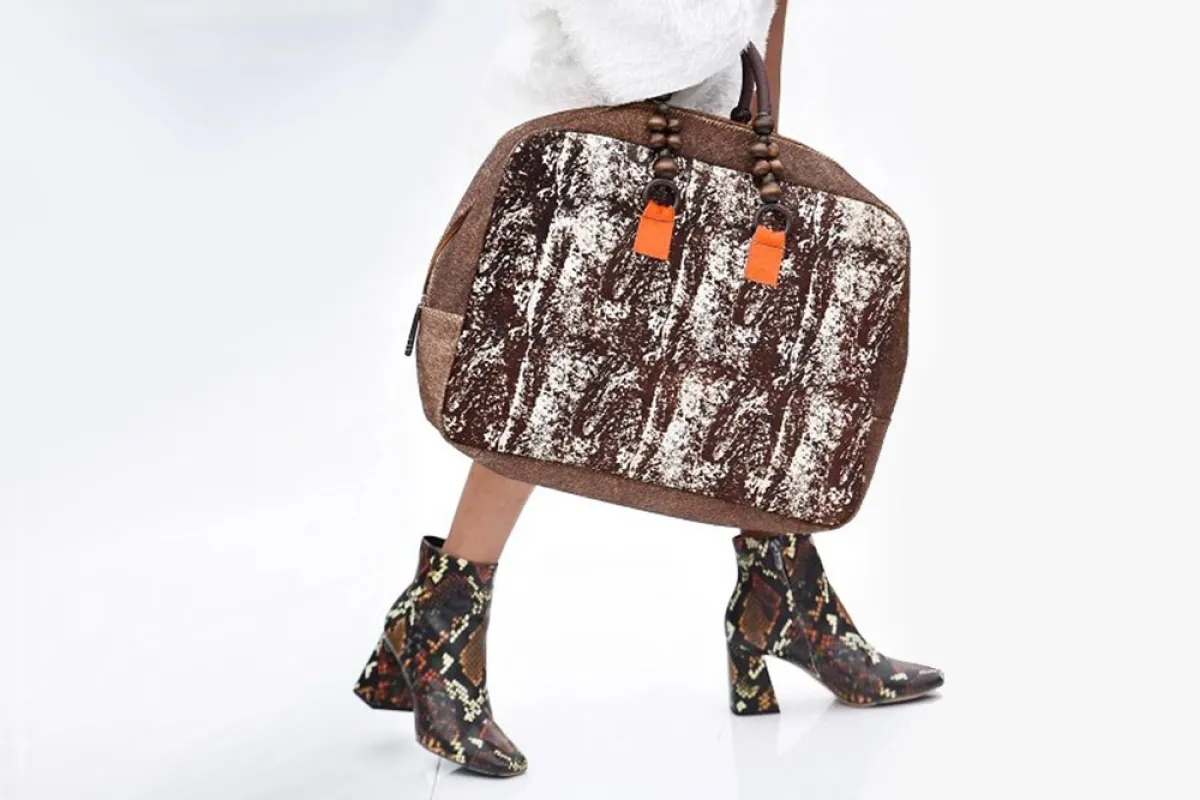 جزمة من فلاينغ سولو  Flying Solo