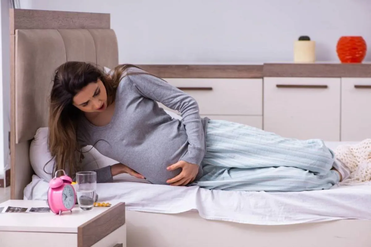 صورة لحامل تشكو من مضاعفات الحمل