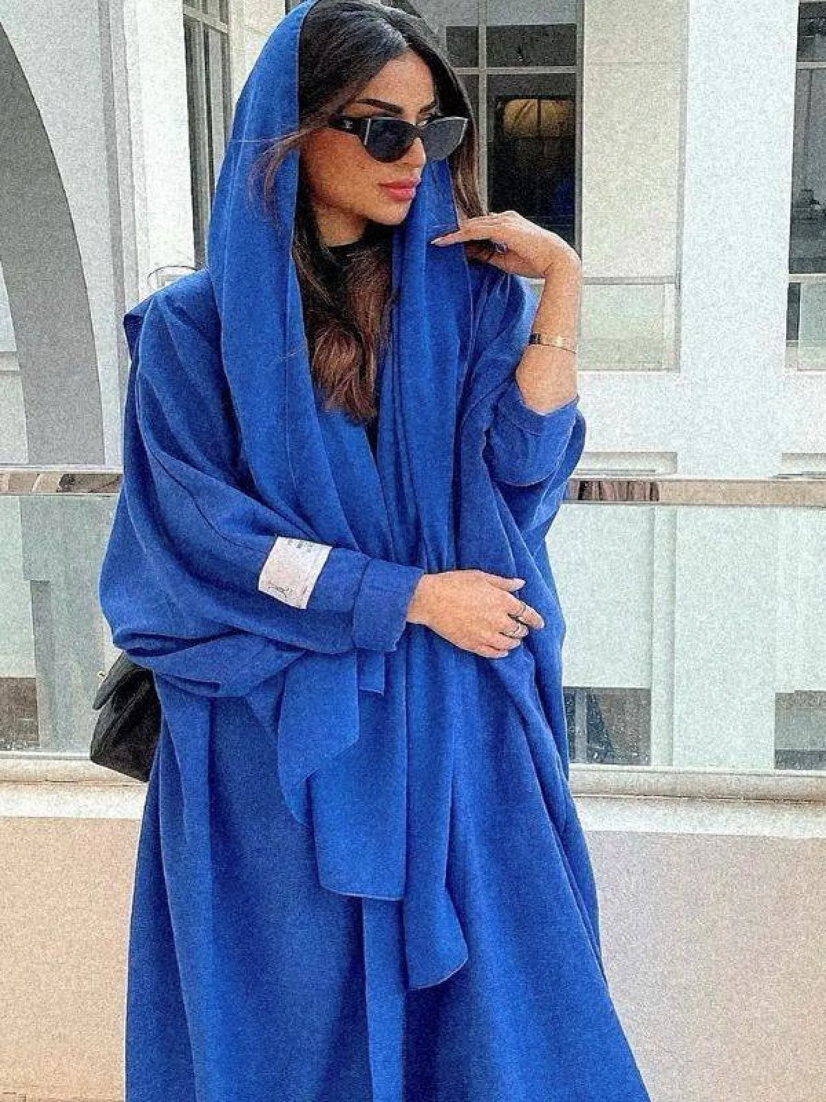 فاطمة الانصاري بعباية كاجوال