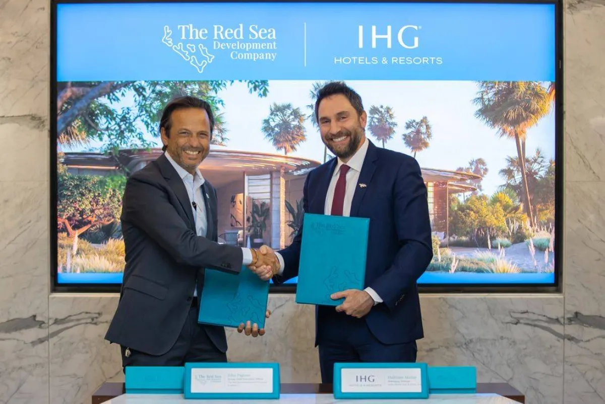 توقيع اتفاقية إدارية مع شركة البحر الأحمر للتطوير