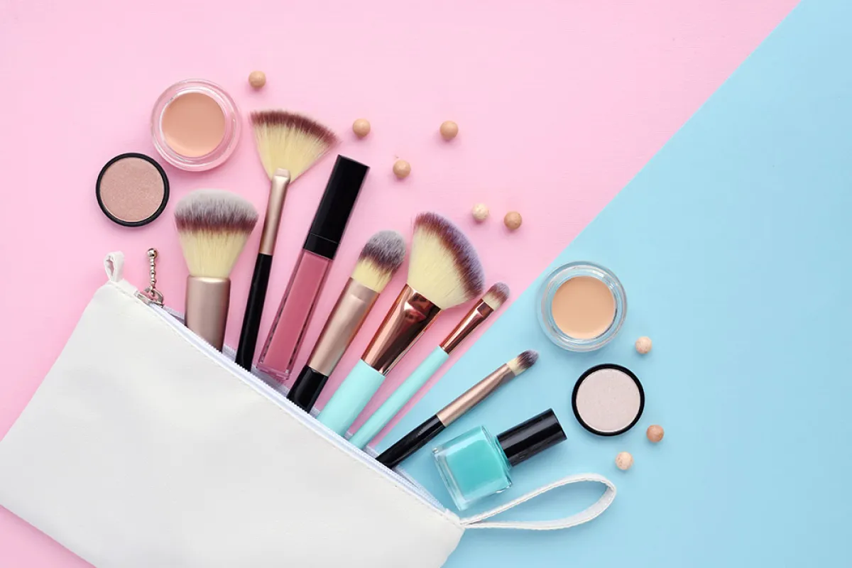 قائمة حقيبة مكياج شهر العسل