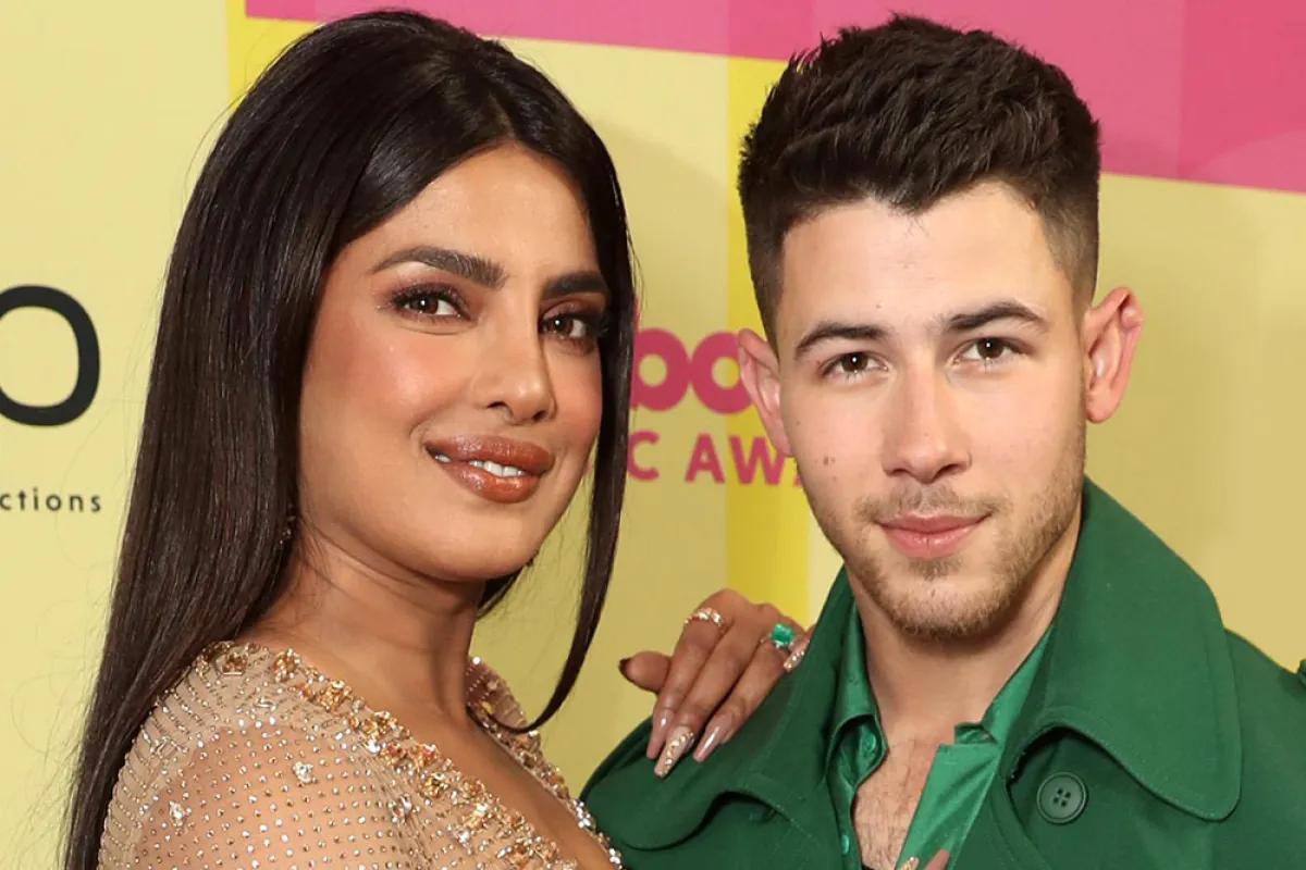 نجمة بوليوود بريانكا شوبرا مع زوجها نيك جونس - الصورة من Entertainment Tonight