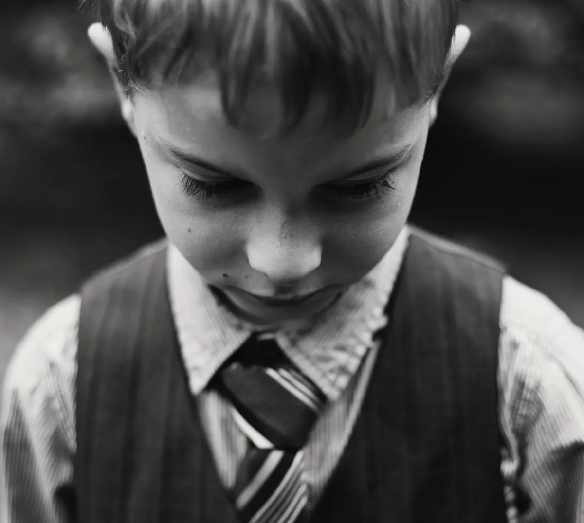 صورة لطفل مصاب بالاكتئاب