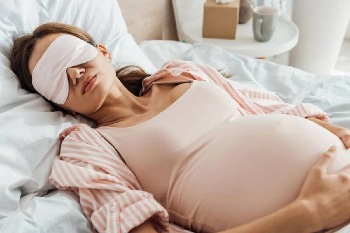 صورة لحامل نائمة