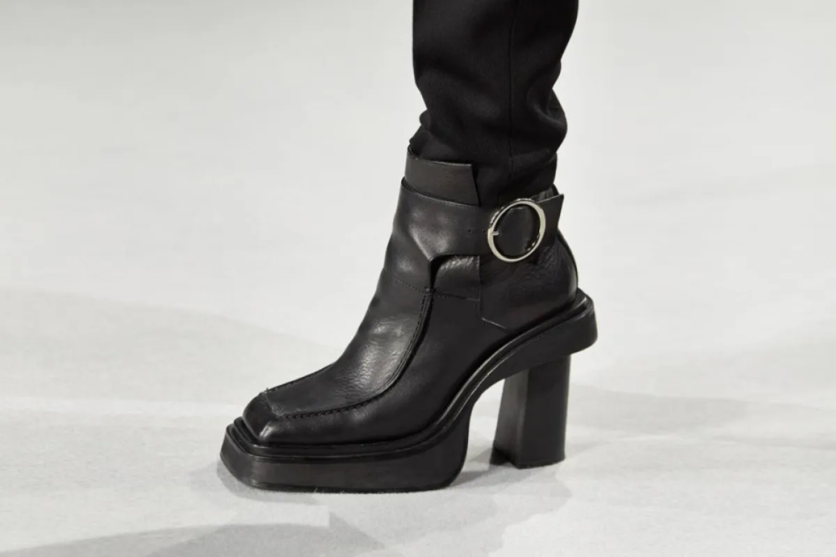  حذاء جلد أسود من Ami Alexandre Mattiussi 