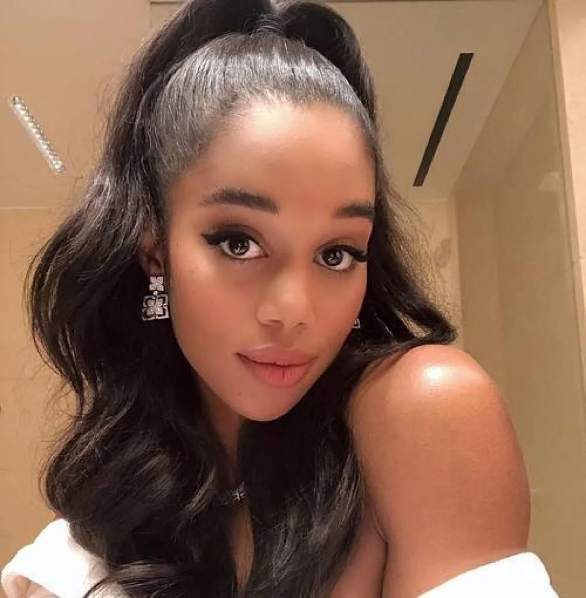 تسريحة ذيل الحصان الويفي