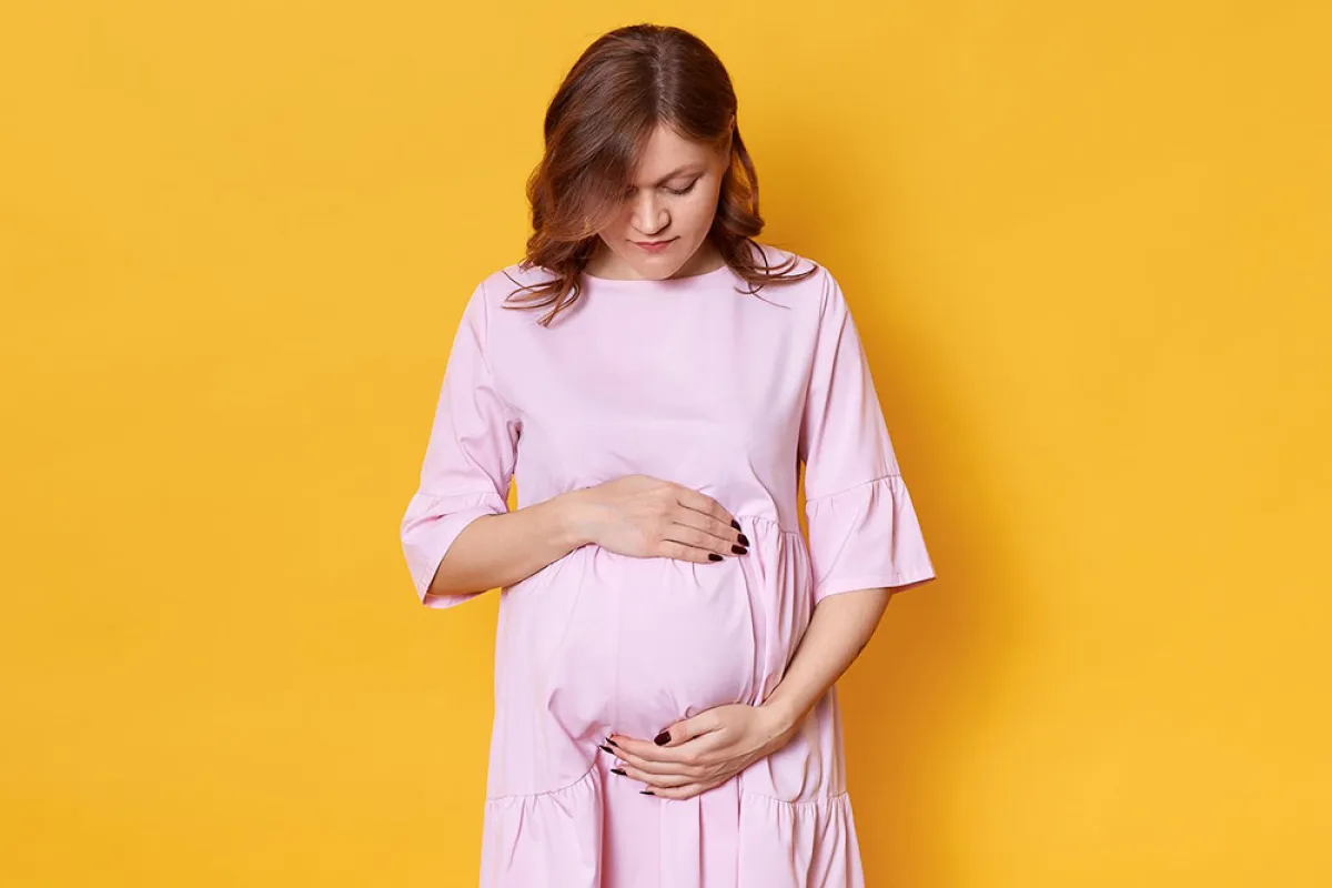 صورة لحامل في الشهر السابع