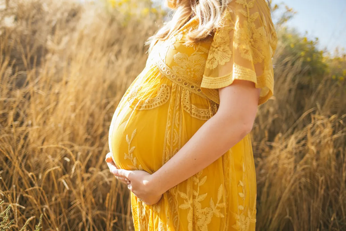صورة لحامل فى نهاية فترة الحمل 