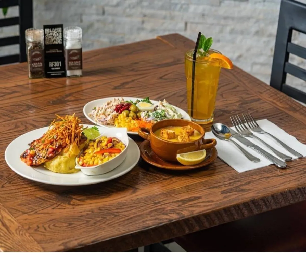 جانب من مطعم ستيك هاوس