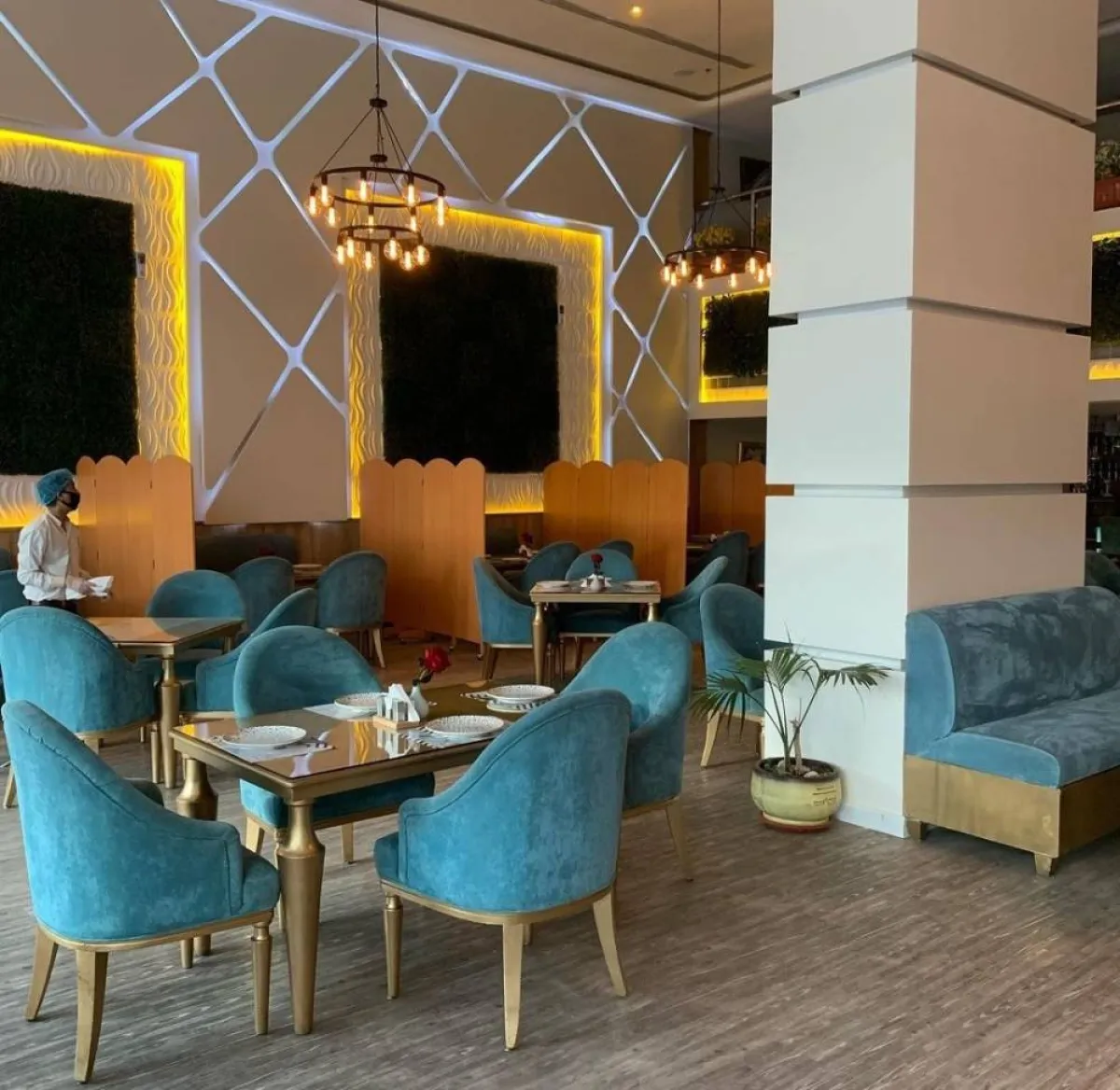 مطعم بيتش بارك الدمام