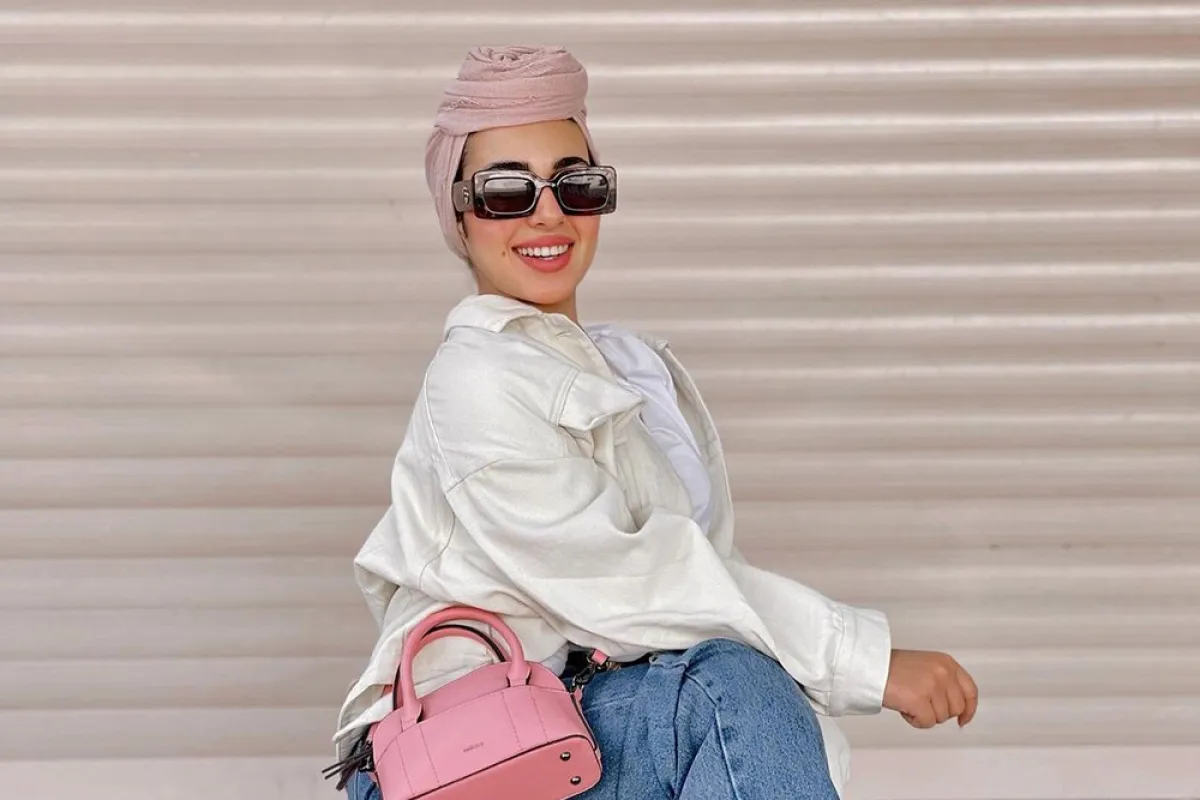 هدير عاطف بوشاح التوربان الزهري -الصورة من حسابها على الانستغرام