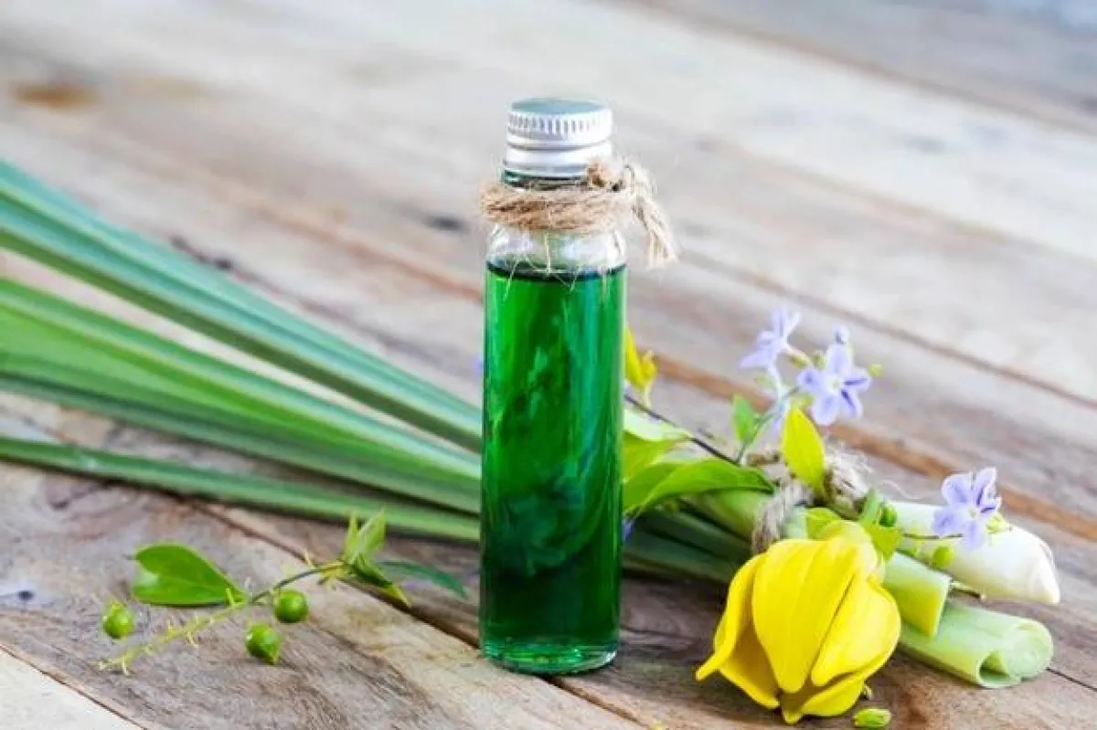 زيت اليلانغ يلانغ لتطويل شعر العروس