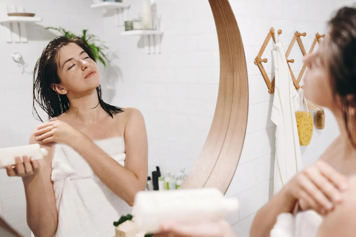 أفضل بودرة معطرة للجسم بعد الاستحمام