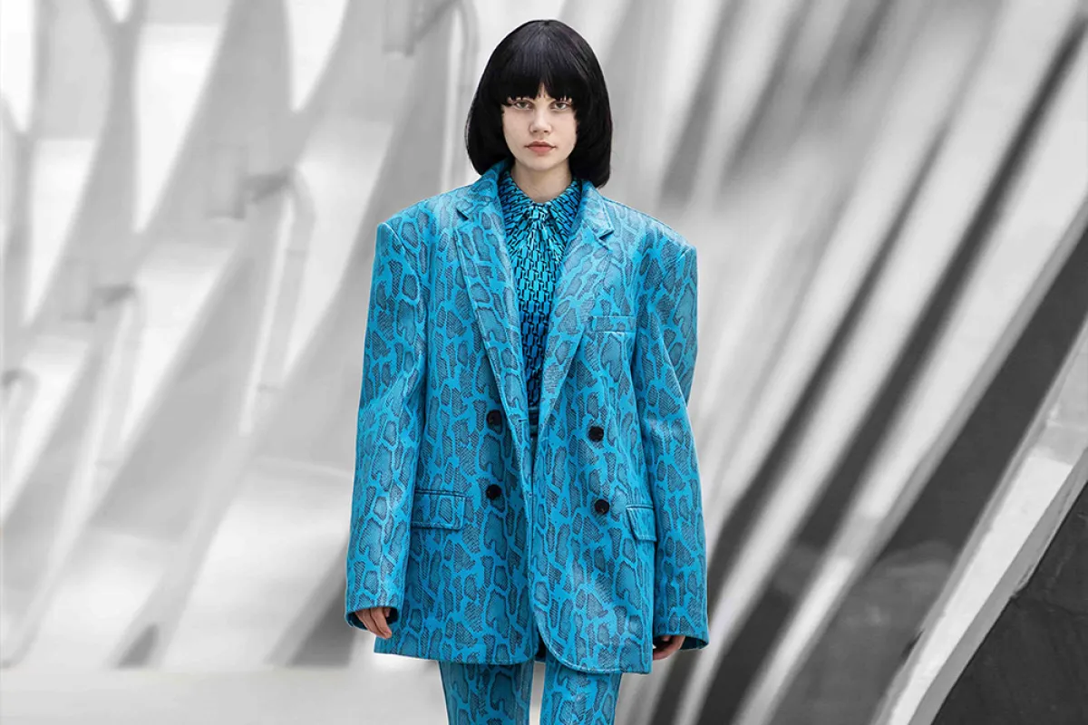 اللون الأزرق في عروض الشتاء