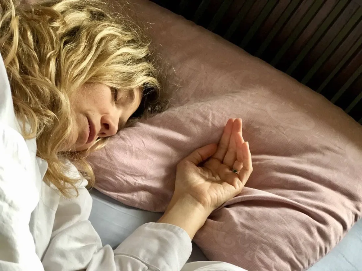 صورة لحامل نائمة