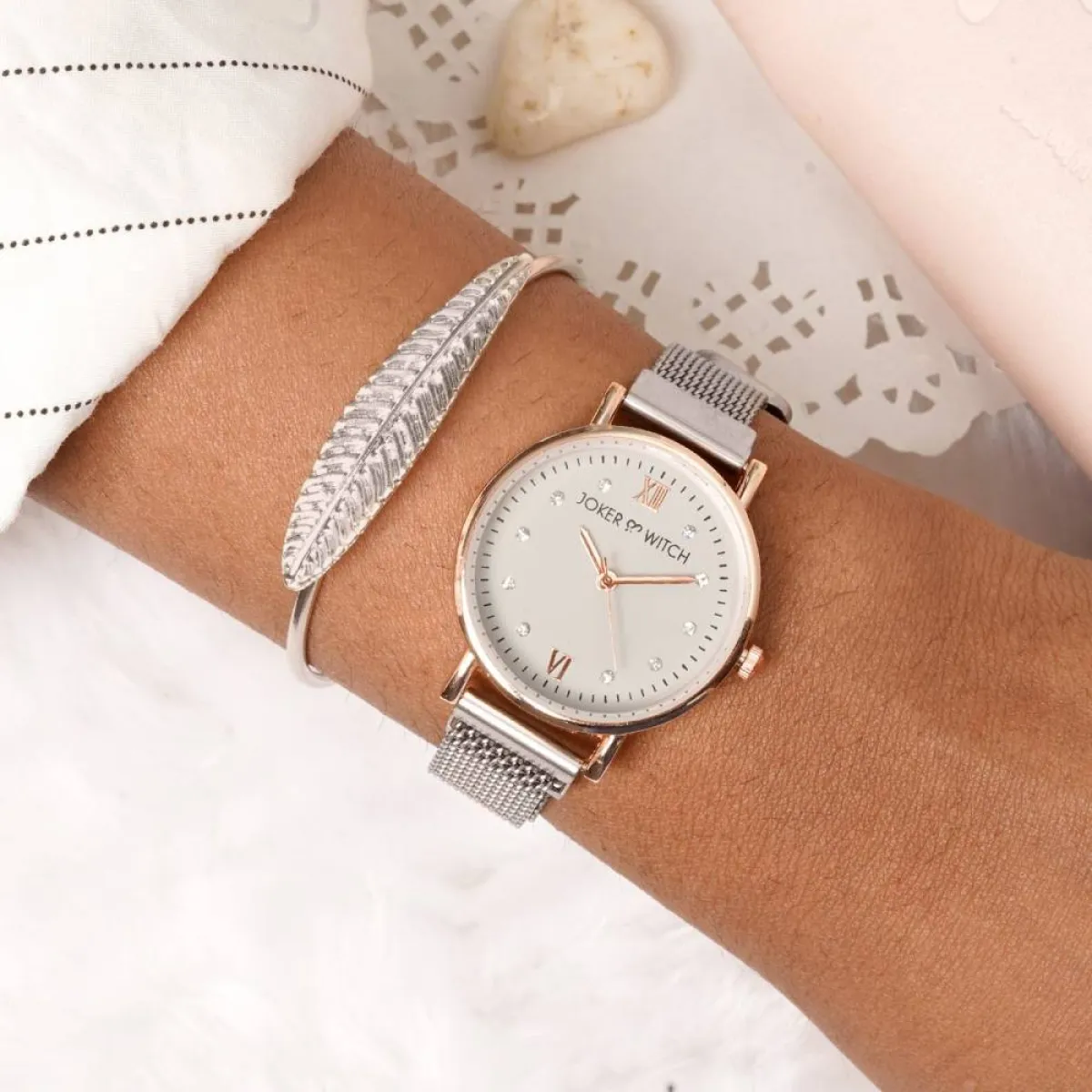 ساعة يد مع سوار من Joker and witch